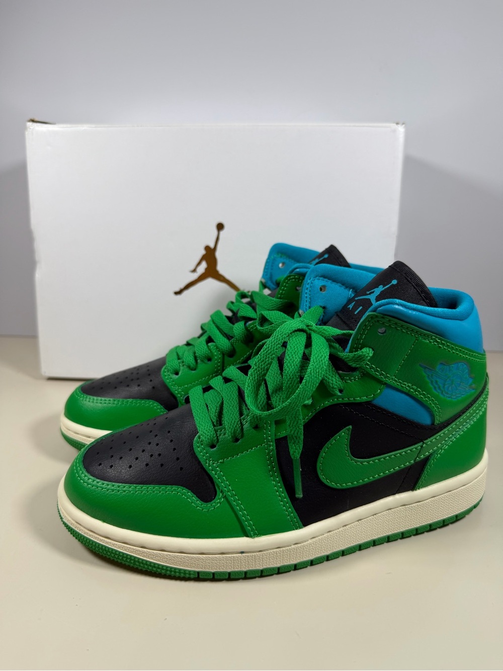 Jordan' Green, Black & Teal Mid-Top Sneakers